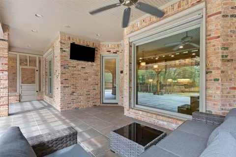 Exterior - 7041 Bending Trl, Mcgregor, TX 76657 photo 5 of 9
