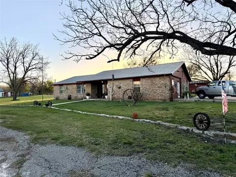 1399 State Highway 16 N, Comanche, TX 76442