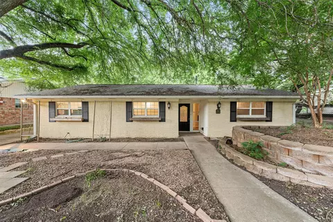 518 Fairway Rd, Woodway, TX 76712