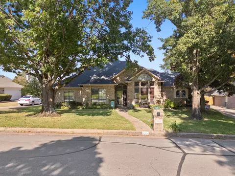 4004 Lazy Creek Dr, Tyler, TX 75707