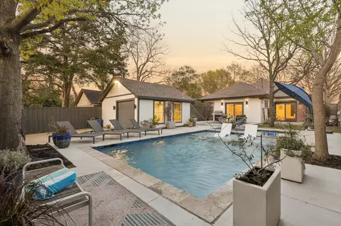 1419 S Montreal Ave, Dallas, TX 75208
