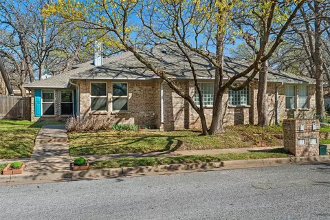 1003 W Lovers Ln, Arlington, TX 76013