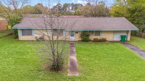 117 Cedar Heights Dr, Palestine, TX 75803