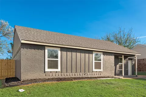 823 Cavalier Dr, Arlington, TX 76017