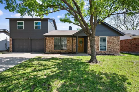 8036 Berrybrook Dr, Watauga, TX 76148