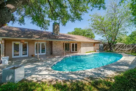 4021 Aragon Dr, Fort Worth, TX 76133