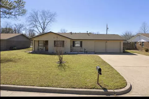 1306 21st St, Mineral Wells, TX 76067