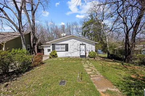 907 Thatcher St, Denison, TX 75020