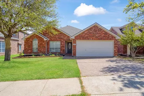 608 Lake Village Dr, Mckinney, TX 75071