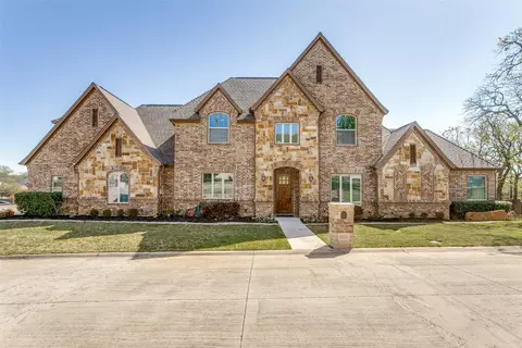 6800 Woodland Hills Dr, North Richland Hills, TX 76182