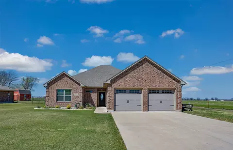 2008 Stanford Dr, Gainesville, TX 76240