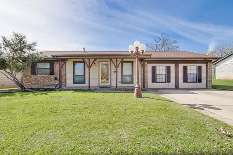 512 Kemper Ave, Crowley, TX 76036