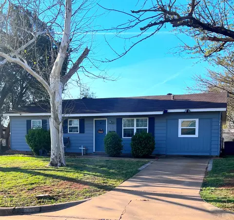 125 S Glencoe Cir, Wichita Falls, TX 76302