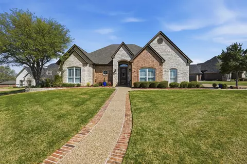 2262 Cedar Grove Dr, Cleburne, TX 76033