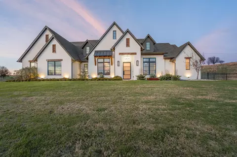 132 Aledo Ridge Rd, Fort Worth, TX 76126