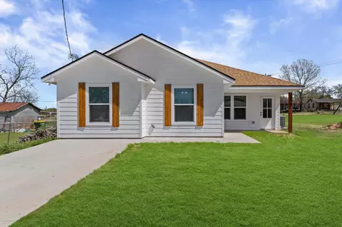 204 Wiebusch St, Riesel, TX 76682