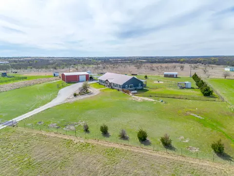 19611 N County Line Rd, Ponder, TX 76259