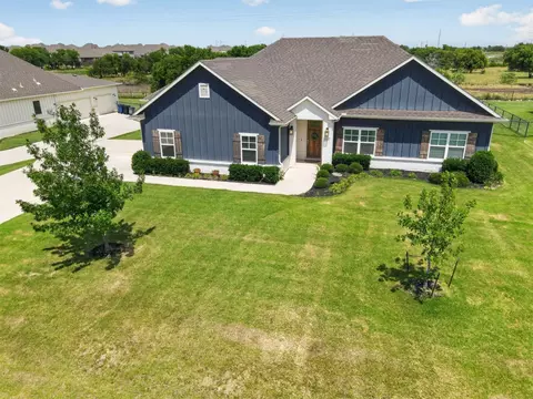 1506 Back Stretch Rd, Justin, TX 76247