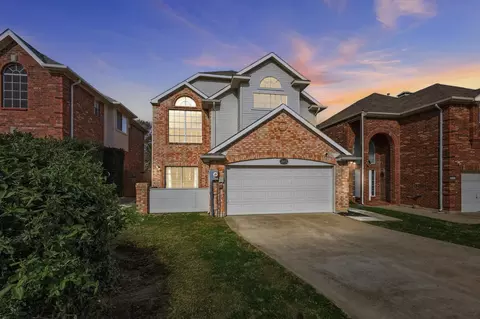 2094 Montclair Ln, Lewisville, TX 75067