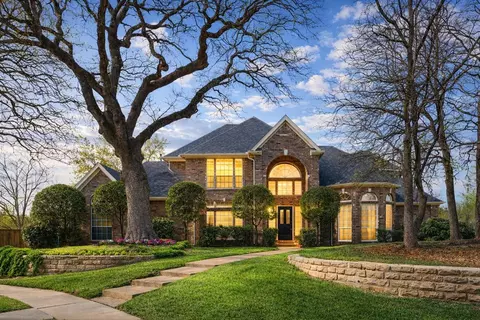306 Waterford Ct, Southlake, TX 76092
