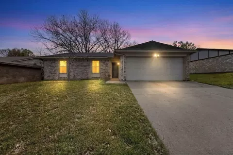 733 Reveille Rd, Fort Worth, TX 76108