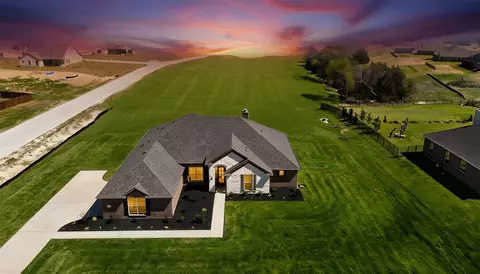 736 Majors Rd, Van Alstyne, TX 75495