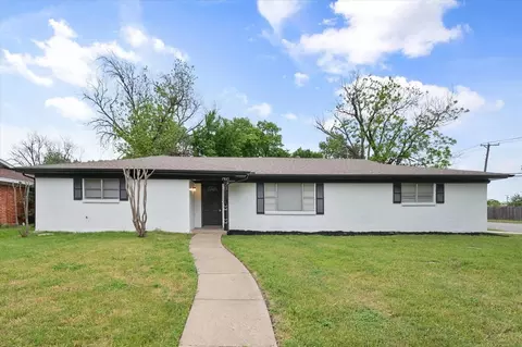 7821 Regency Ln, Fort Worth, TX 76134