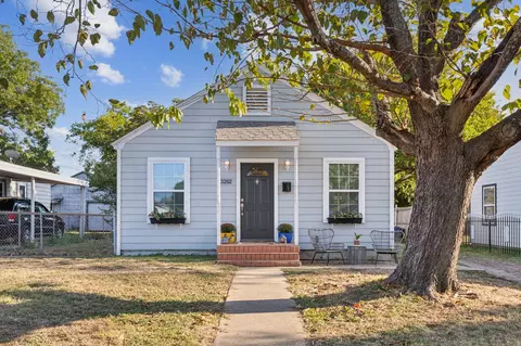 3202 Aster St, Dallas, TX 75211