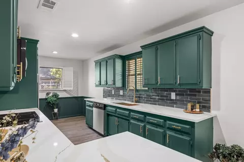 5605 Wales Ave, Fort Worth, TX 76133