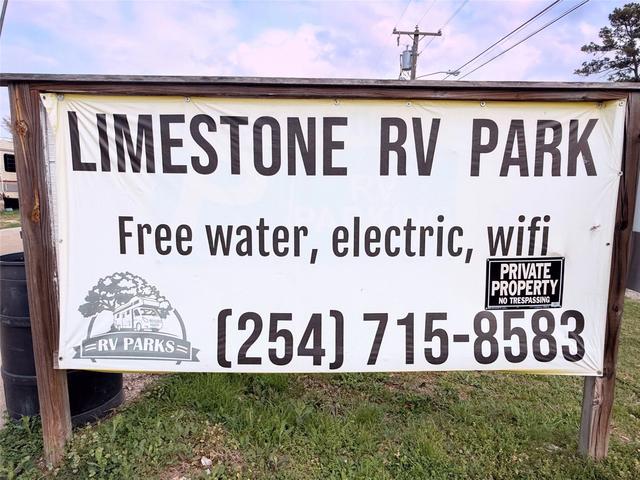 1005 E Yeagua St, Groesbeck, TX 76642