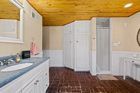 Bath - 533 Huffman, Harleton, TX 75651 photo 3 of 5