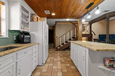 Kitchen - 533 Huffman, Harleton, TX 75651 photo 3 of 3