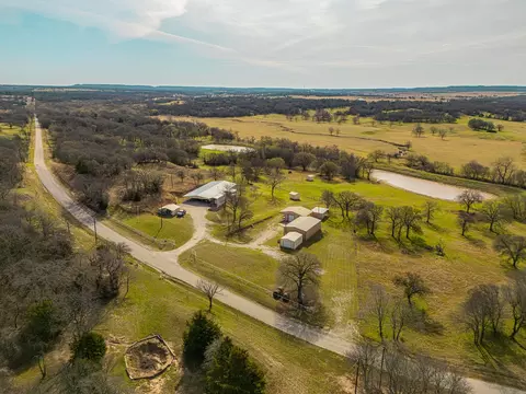 1857 Old Bonita Rd, Nocona, TX 76255