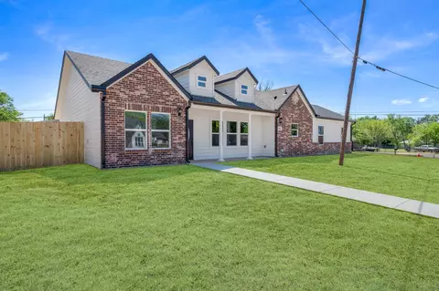 802 Jefferson St E, Sulphur Springs, TX 75482