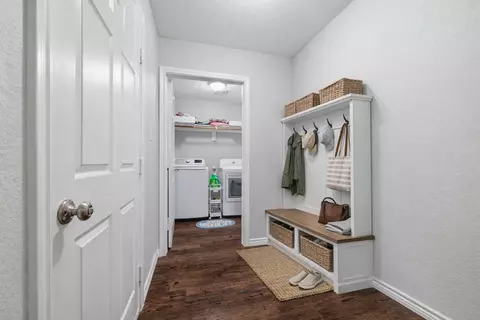 Entry Way - 300 W Main St, Itasca, TX 76055 photo 2 of 3