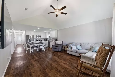 Entry Way - 300 W Main St, Itasca, TX 76055 photo 1 of 3