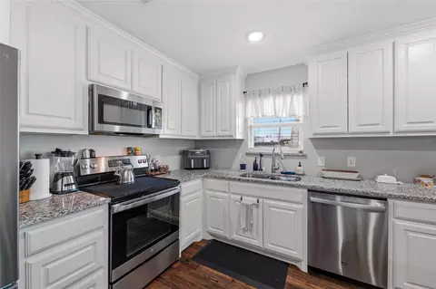 Kitchen - 300 W Main St, Itasca, TX 76055 photo 1 of 1