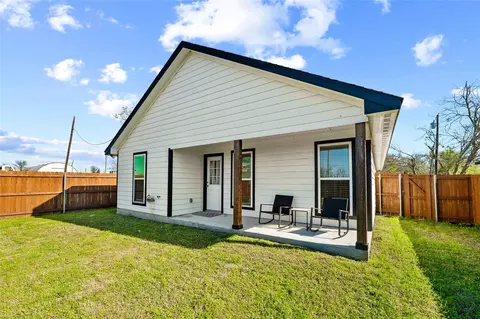 Exterior - 300 W Main St, Itasca, TX 76055 photo 2 of 7