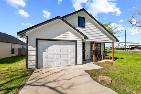 Exterior - 300 W Main St, Itasca, TX 76055 photo 6 of 7