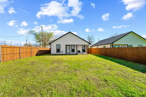 Exterior - 300 W Main St, Itasca, TX 76055 photo 1 of 7
