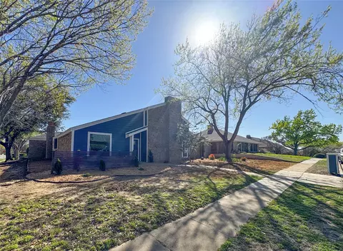 1129 Yorkshire Dr, Carrollton, TX 75007