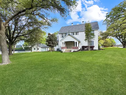1205 Forest Ridge Dr, Bedford, TX 76022