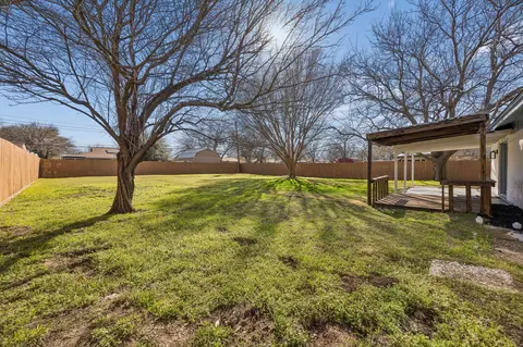 Exterior - 312 E Hampton Rd, Crowley, TX 76036 photo 4 of 4