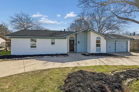 Exterior - 312 E Hampton Rd, Crowley, TX 76036 photo 1 of 4