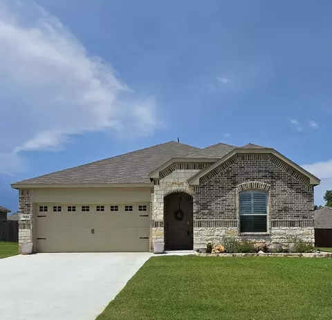 1333 Almond Rd, Azle, TX 76020