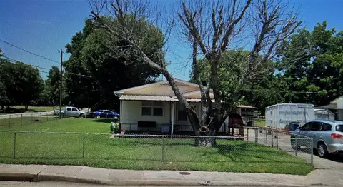 1435 S Woody Rd, Dallas, TX 75253