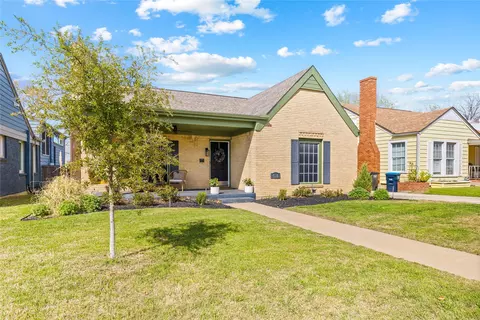 4216 Locke Ave, Fort Worth, TX 76107