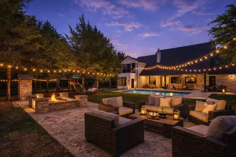 371 S Ring Rd, Waxahachie, TX 75165