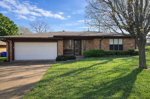 2302 Shiloh St, Denison, TX 75020