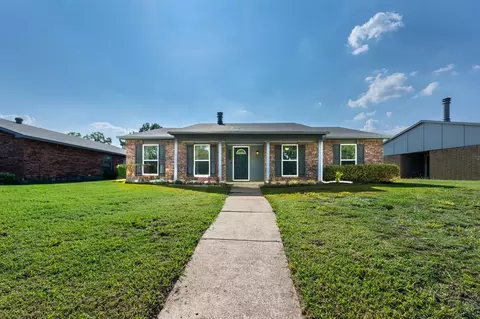 9210 Linda Vista Dr, Rowlett, TX 75088